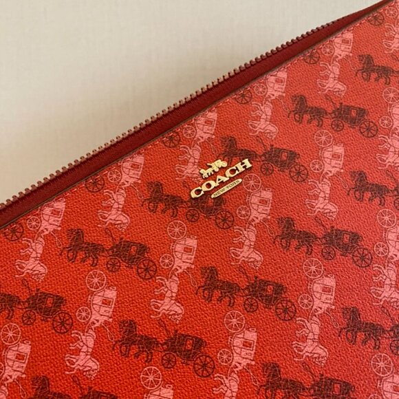 NWT!RARE! COACH HORSE AND CARRIAGE SIGNATURE PRINT RED LAPTOP TABLET MEN & WOMEN - Picture 2 of 7